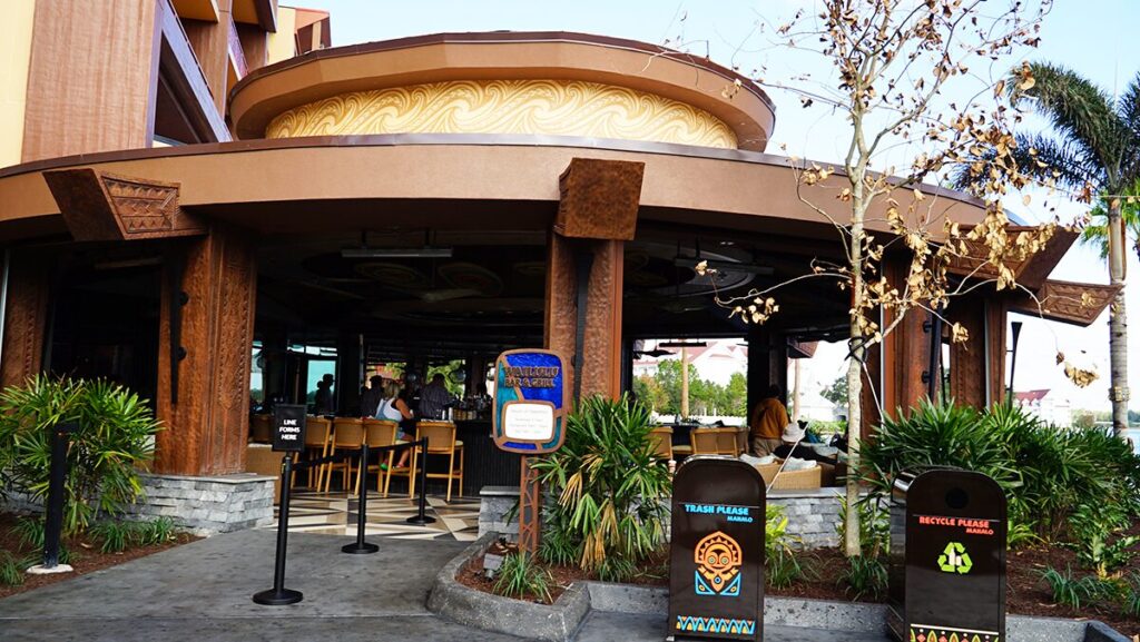 Outdoor Bar at at Wailulu Bar & Grill at the Island Tower at Disney's Polynesian Villas